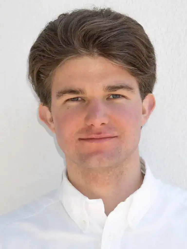 Über uns Christopher Bell